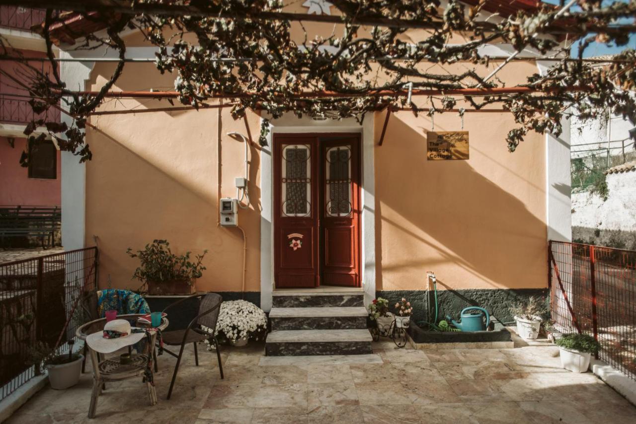 The Village Cottage - Benitses Benitses  Bagian luar foto