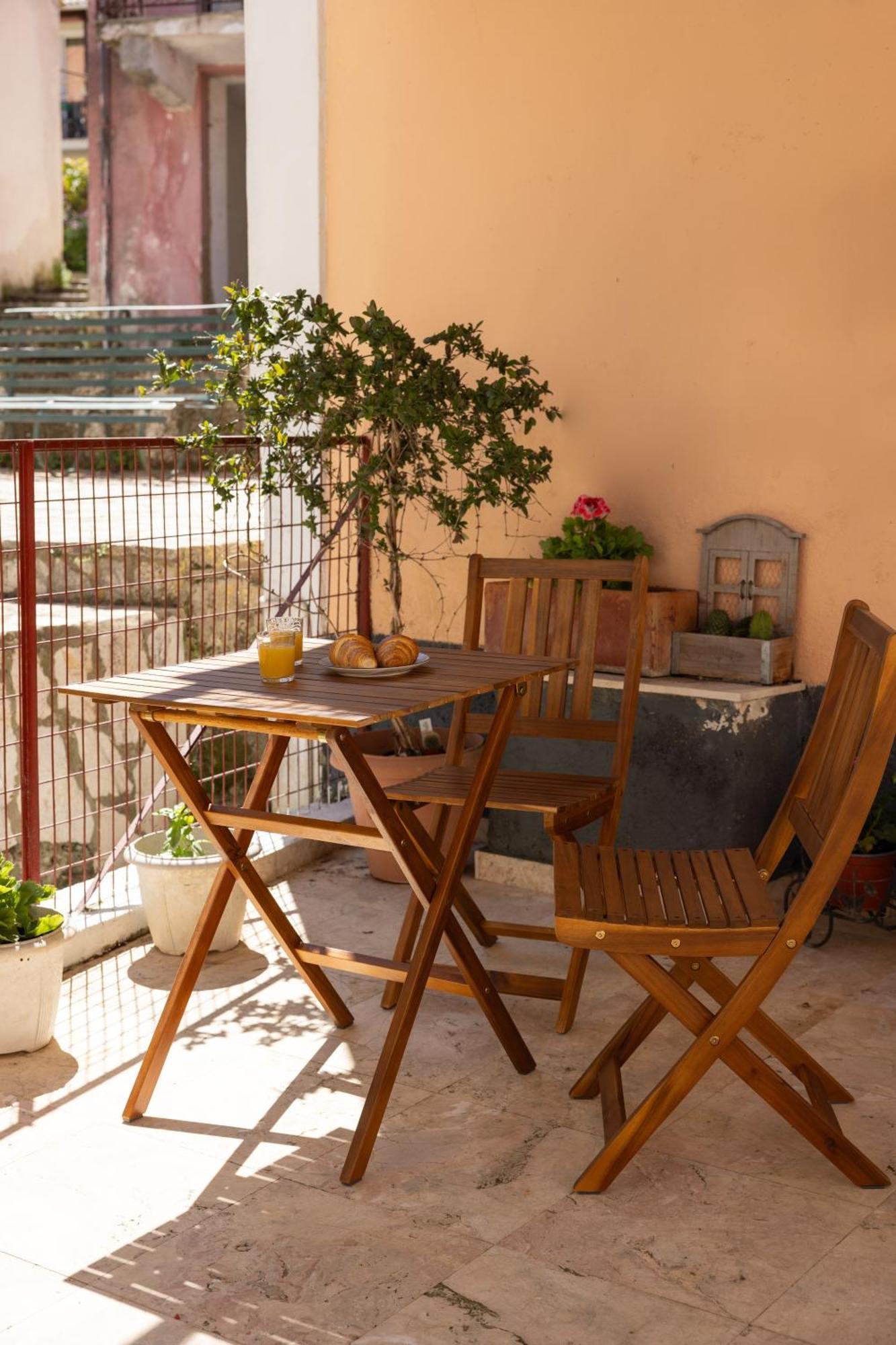 The Village Cottage - Benitses Benitses  Bagian luar foto