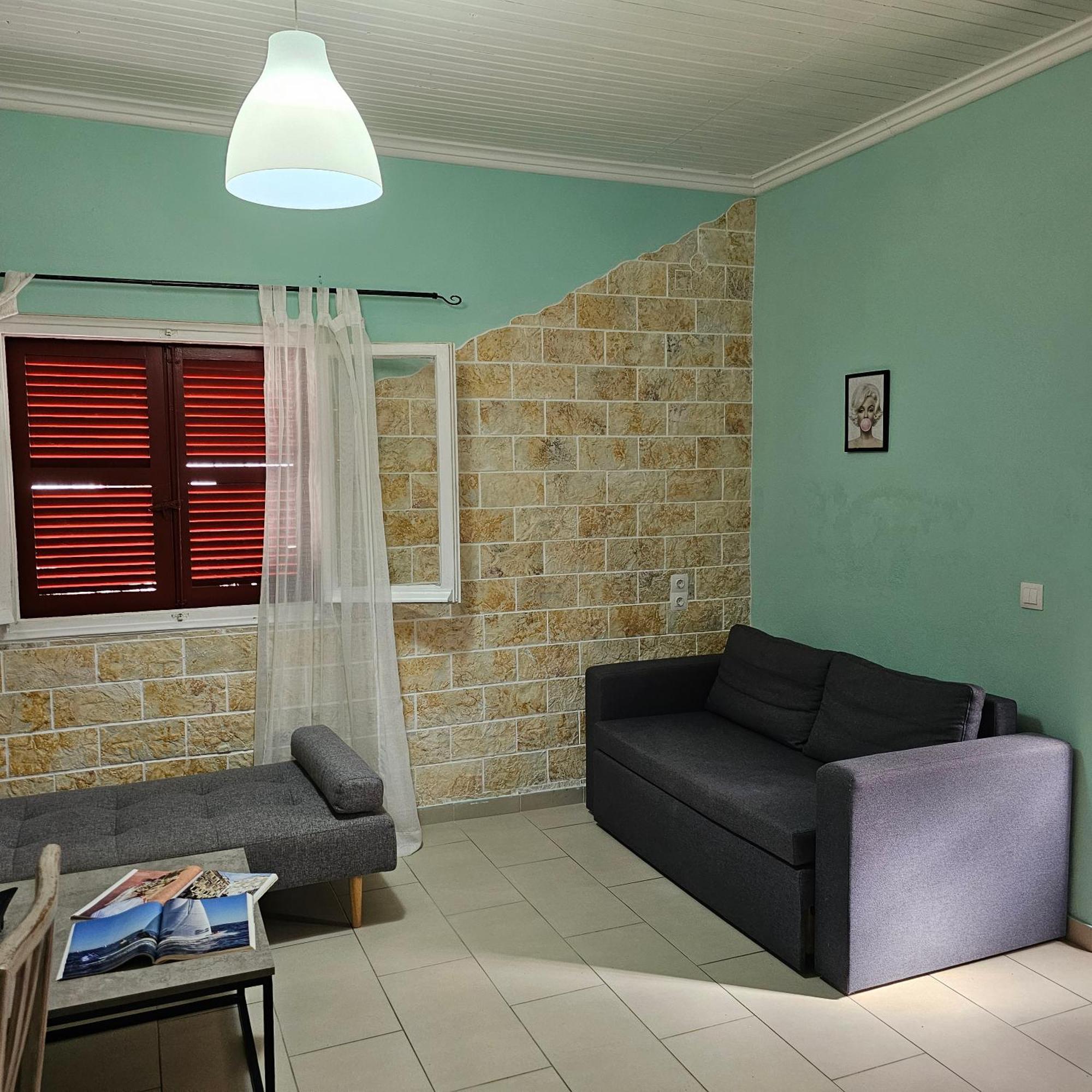 The Village Cottage - Benitses Benitses  Bagian luar foto